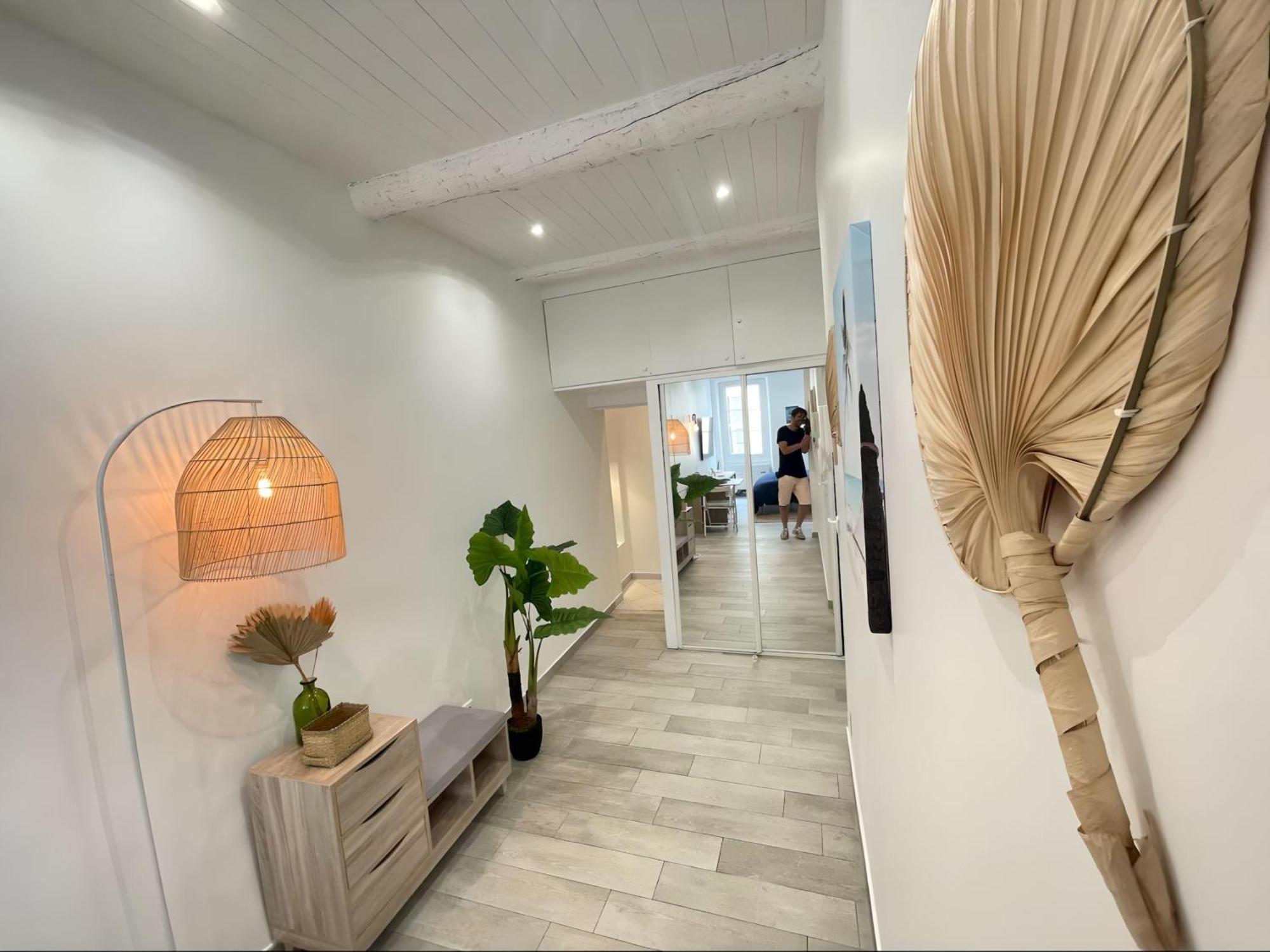 Spacieux Loft Coeur Vieux Apartment Nizza